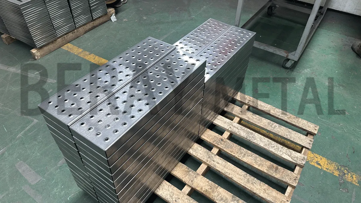 Metal-Steel-Planks-scaffolding-Aluminum-Grating Metal-Steel-Planks-scaffolding-Aluminum-Grating
